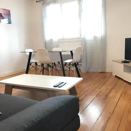Hypercentre Standing Apartment *